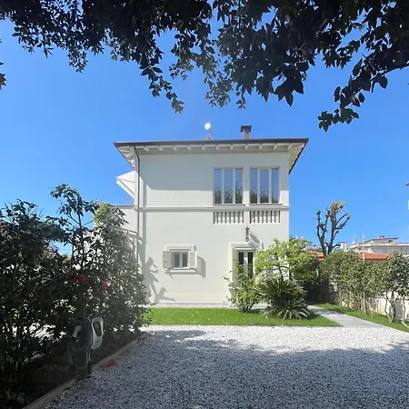 Villa Chiara Class Aparthotel Marina di Pietrasanta